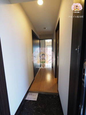 【玄関】 | グランデュールⅡ関内 | 諸条件のご相談もお待ちしております