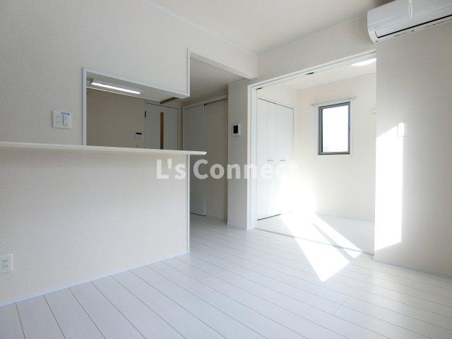 【内装】 | Ｍａｉｓｏｎ　Ｒｕｉｎａｒｔ | ８．８帖のＬＤＫ。