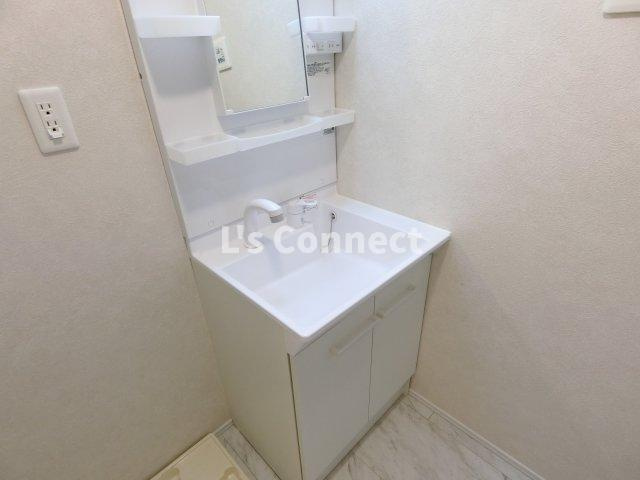 【洗面所】 | Ｍａｉｓｏｎ　Ｒｕｉｎａｒｔ | 朝の支度もスムーズな独立洗面台。