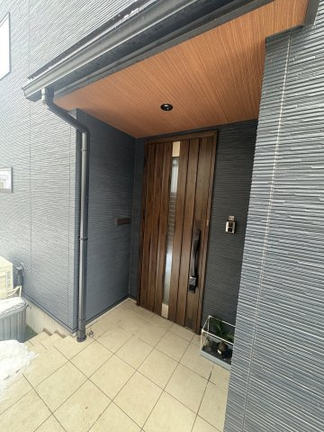 金沢市新保本町2丁目の玄関