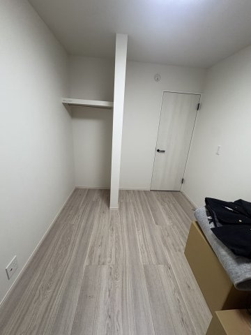 金沢市新保本町2丁目の洋室