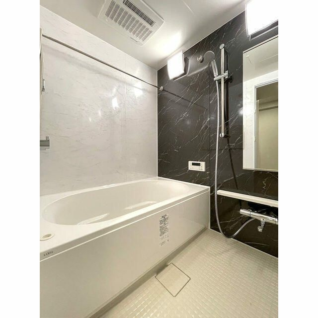 ルフォンプログレ浅草入谷の浴室