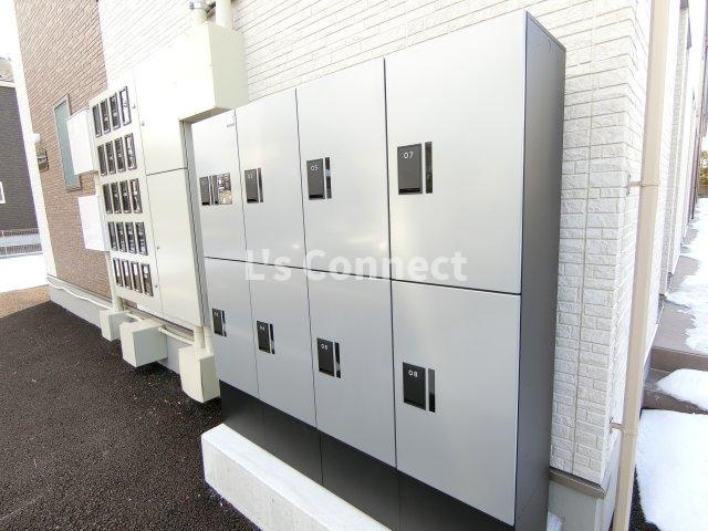 【その他共用部分】 | Ｍａｉｓｏｎ　Ｒｕｉｎａｒｔ | 宅配ＢＯＸ付きでいつでも荷物を受け取れます。