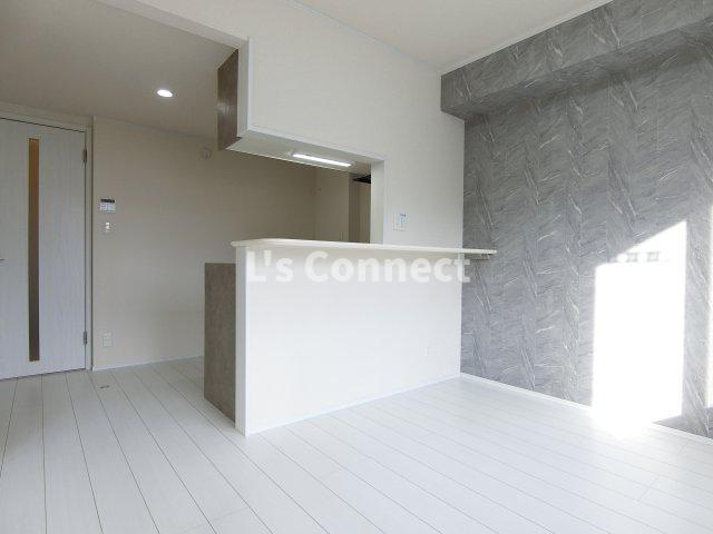 【居間・リビング】 | Ｍａｉｓｏｎ　Ｒｕｉｎａｒｔ | アクセントクロス仕様のＬＤＫ。