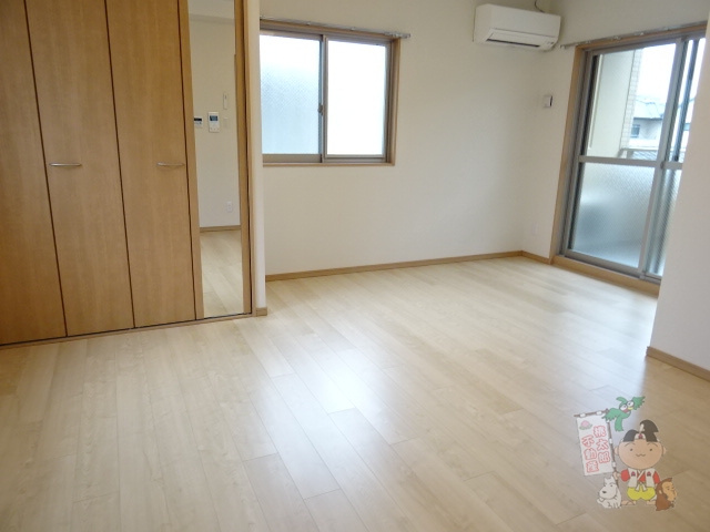 ピアルアーナ東古松の居間・リビング