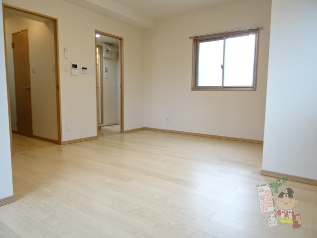 ピアルアーナ東古松の居間・リビング