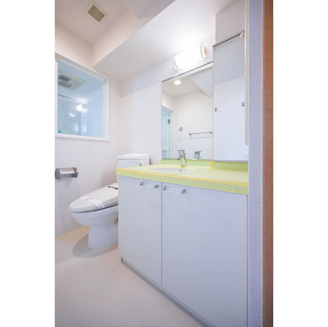 コンフォリア愛宕の独立洗面台