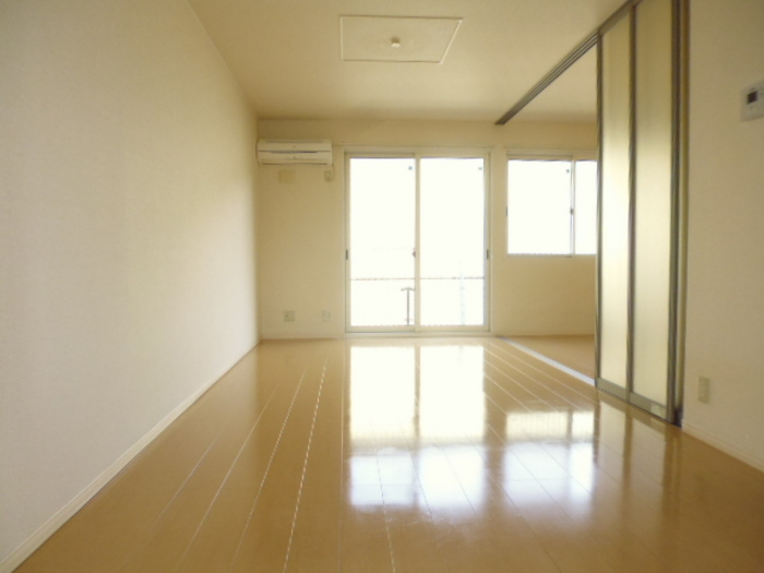 サンライズⅡ番館の居間・リビング|広いリビング★