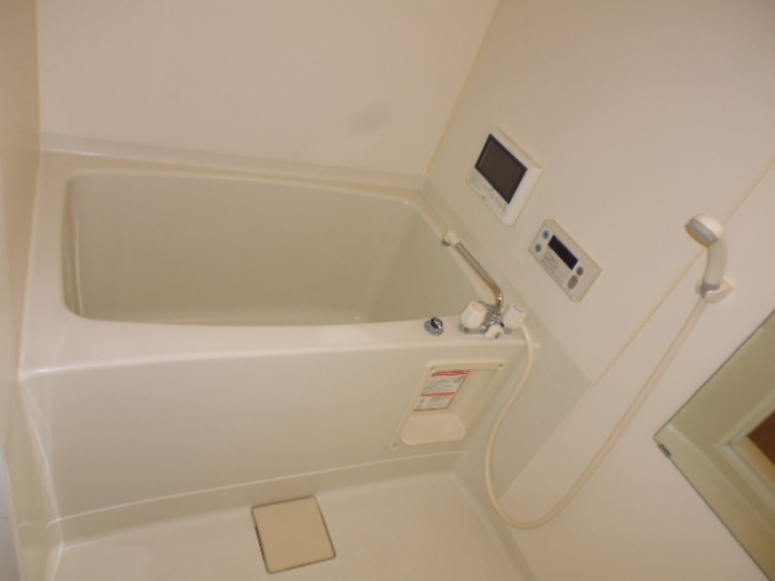 サンライズⅡ番館の浴室|追い焚き・浴室乾燥機付きのお風呂です♪