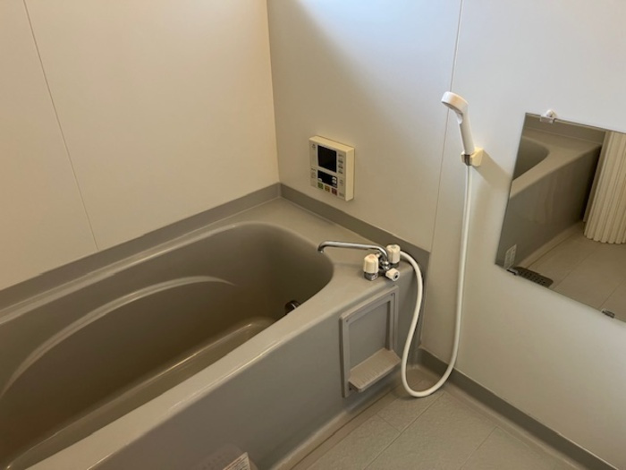 ベルデュールＳの浴室|追い焚き付きのお風呂です♪