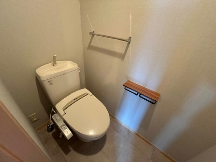 ベルデュールＳのトイレ|嬉しい温水洗浄便座付き♪