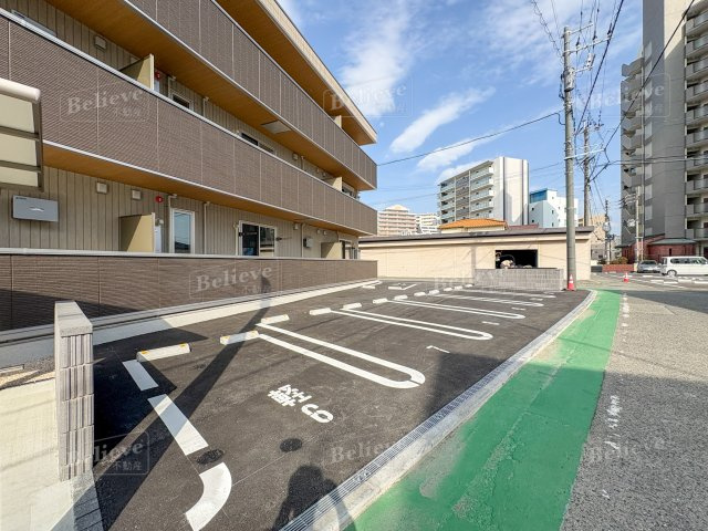 D-ROOM+西町の駐車場|駐車スペースもあります♪