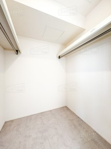 D-ROOM+西町の収納|ウォークインクローゼットなので収納豊富です♪