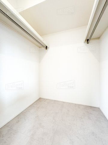 D-ROOM+西町の収納|ウォークインクローゼットなので収納豊富です♪