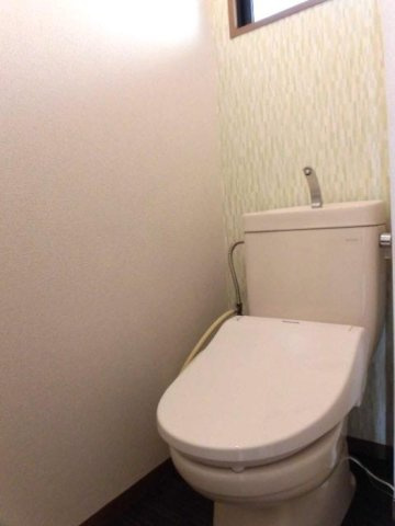 ロイヤルパーク蔵上のトイレ|嬉しい温水洗浄便座付き♪