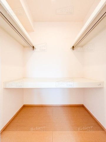 フェリオの収納|ウォークインクローゼットなので収納豊富です♪