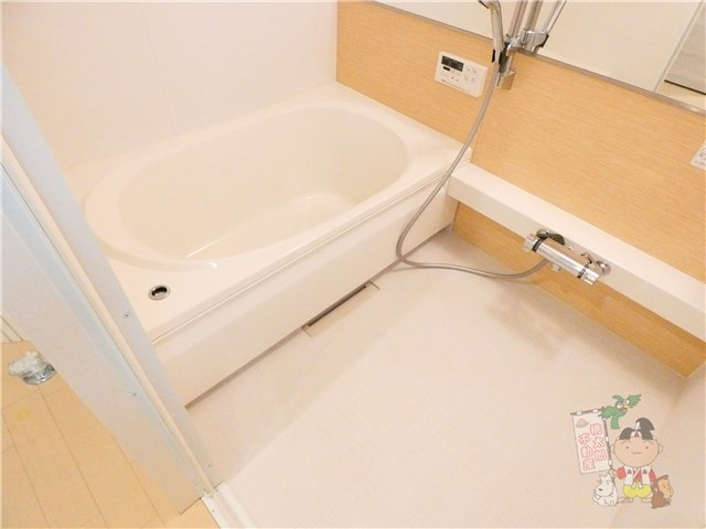 ソレイユコート富田の浴室