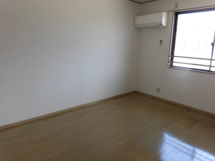 フリーデン山川の寝室|クローゼット付の洋室です☆