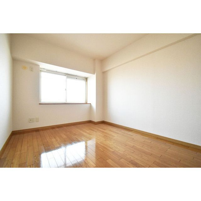 ウイング21の寝室|風通しも良い寝室です☆