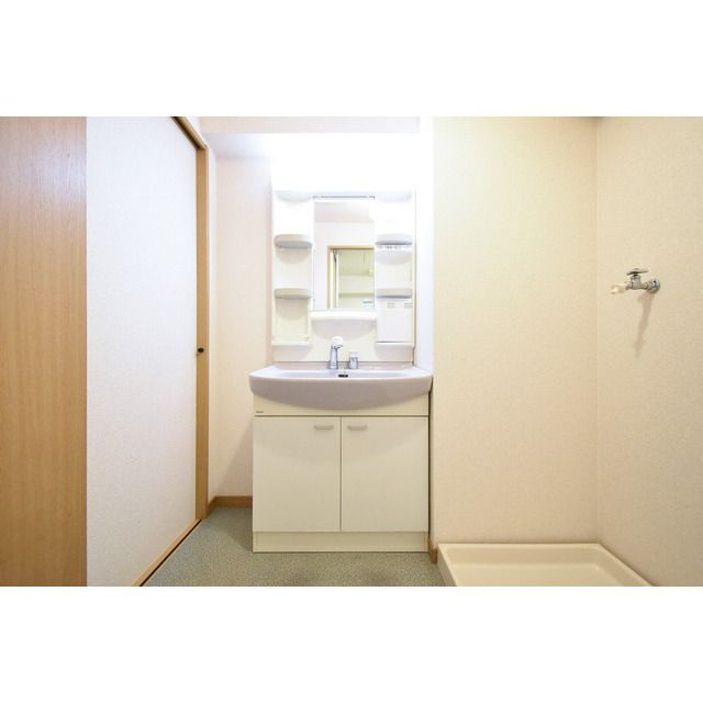 ウイング21の洗面所|広い洗面スペースです★