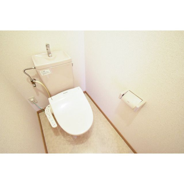 ウイング21のトイレ|嬉しい温水洗浄便座付き♪