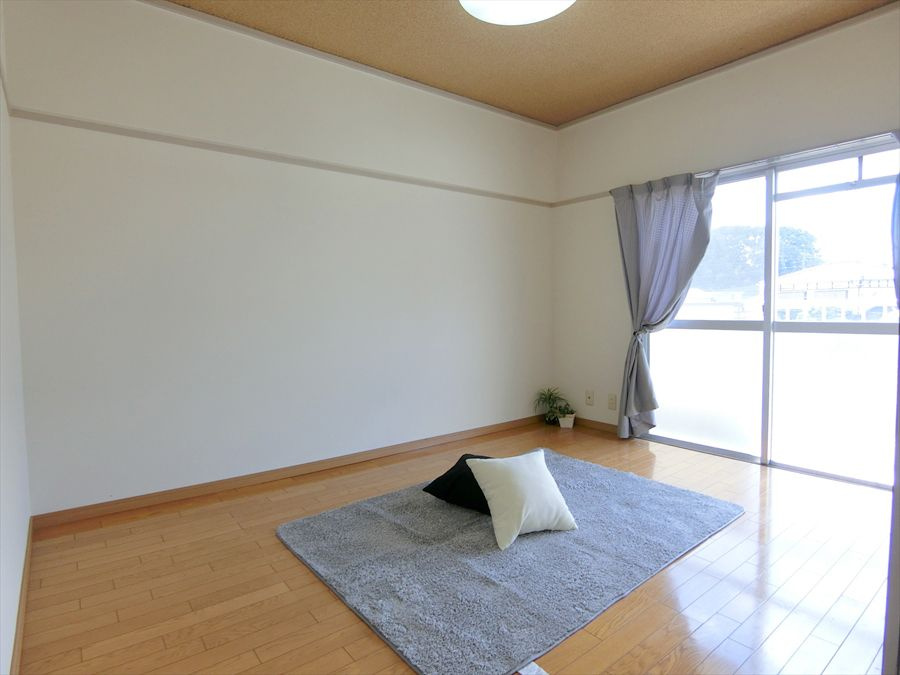 サンコーポ国分の寝室|風通しも良い寝室です☆