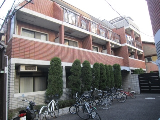 ジェイパーク東大前グランドイーストの外観