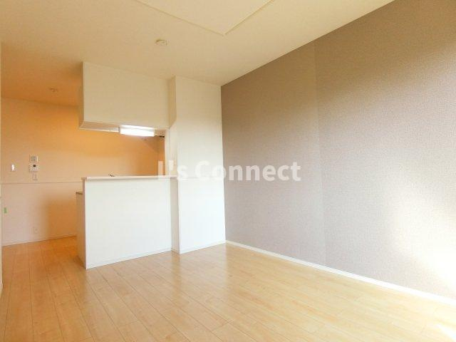 【居間・リビング】 | りんりんハウス　とちの木 | アクセントクロス仕様のＬＤＫ。