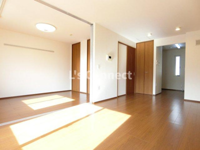 【内装】 | レジデンスｏｋｕｒａ　Ａ | 居室と寝室を分けて生活できる１ＬＤＫ。