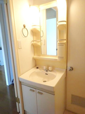 ファーストエバーグリーンビルの洗面所