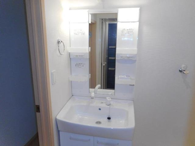 クレーデレドーノタカ＆ヨッシーの洗面所|ゆったりとスペースのある洗面所