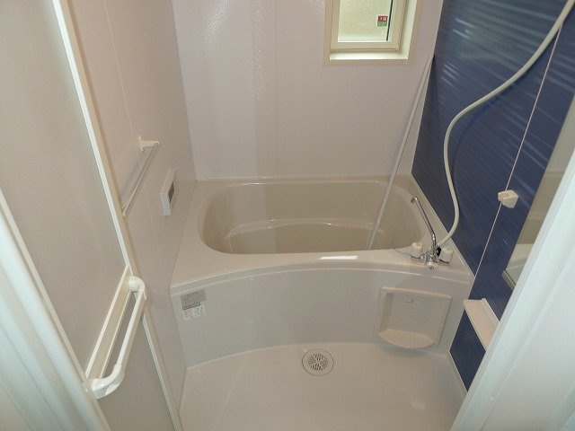 アルファードＢの浴室|コンパクトで使いやすいお風呂です