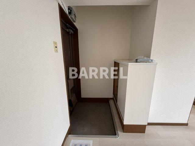 中村マンションの玄関