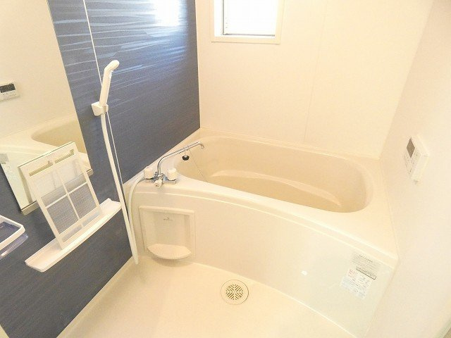 トルテュパシアン港ヶ丘の浴室|落ち着いた空間のお風呂です