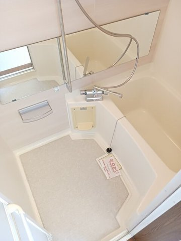 ミレニアム　ワールドの浴室|コンパクトで使いやすいお風呂です