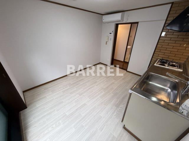 ハイツ西田の居間・リビング