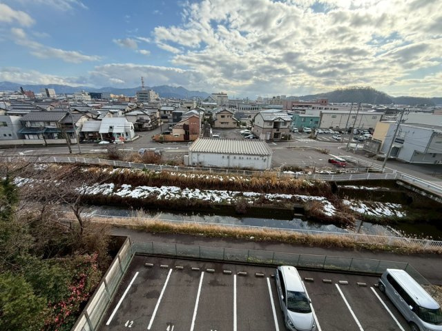 セシーズ福井越前花堂