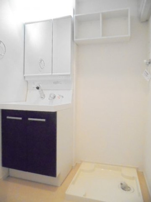 【独立洗面台】 | ヴェルメイユ | 独立洗面化粧台が付いています