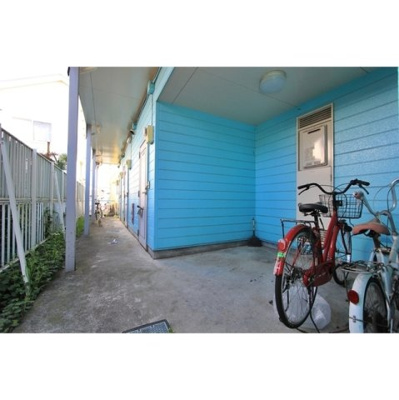 【エントランス】 | 駐輪場・1階廊下