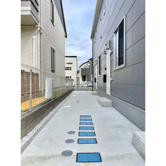 【外観】 | Ｋｕｍｕｋａｈｉ　Ｔｅｒｒａｃｅ | ☆1階玄関側