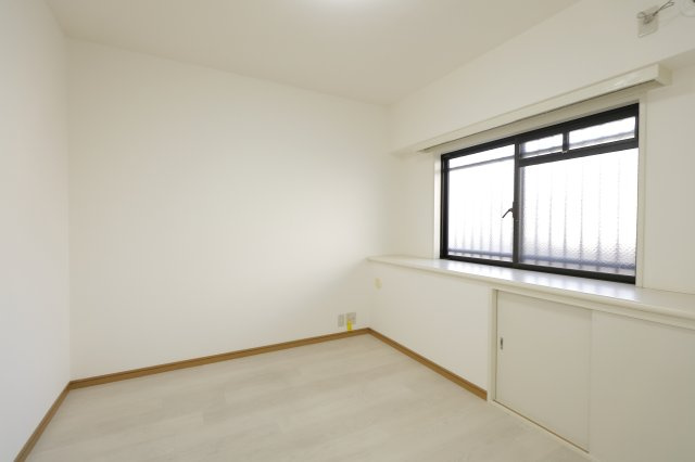 ラレーブ金町の洋室