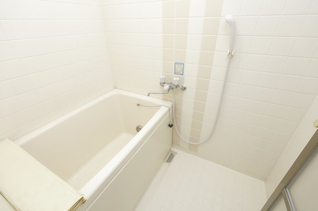 ラレーブ金町の浴室