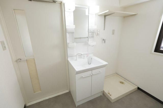 ラレーブ金町の洗面所