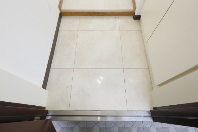 ラレーブ金町の玄関