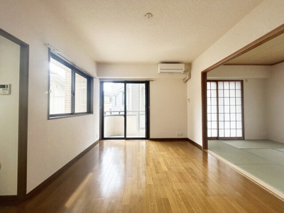 和室と繋げて使えるリビング♪