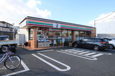 セブンイレブン藤沢菖蒲沢店まで550ｍ