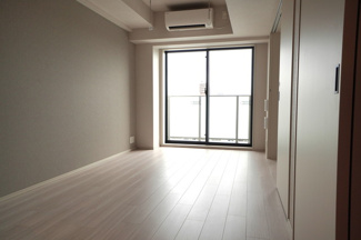 【居間・リビング】 | Ｊ．ＧＲＡＮ　Ｃｏｕｒｔ　品川西大井ＥＡＳＴ | ※写真は同タイプ住戸です。