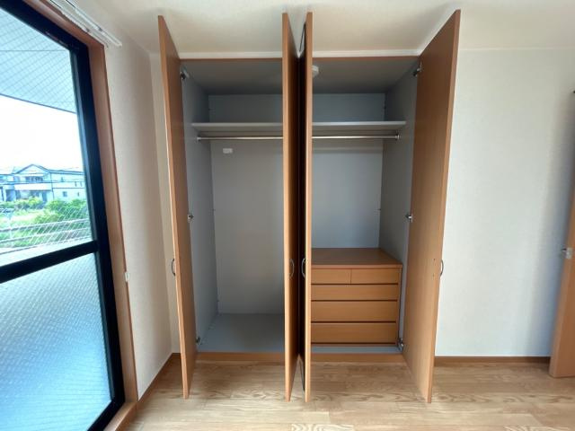 Ｆ・ロッシュの収納|6.7帖洋室収納