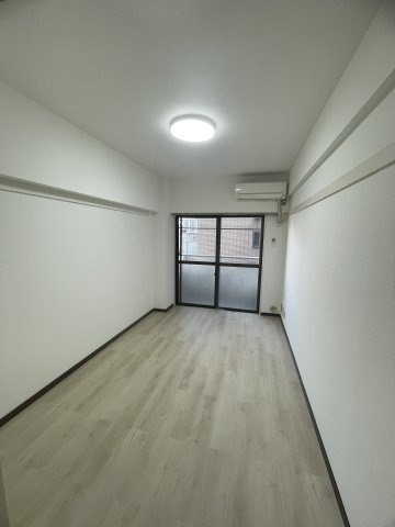 ダイヤアクティ三軒茶屋の居間・リビング