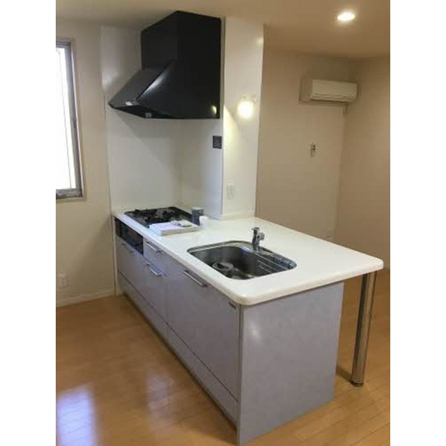 瑞穂市犀川２丁目のアパートのキッチン